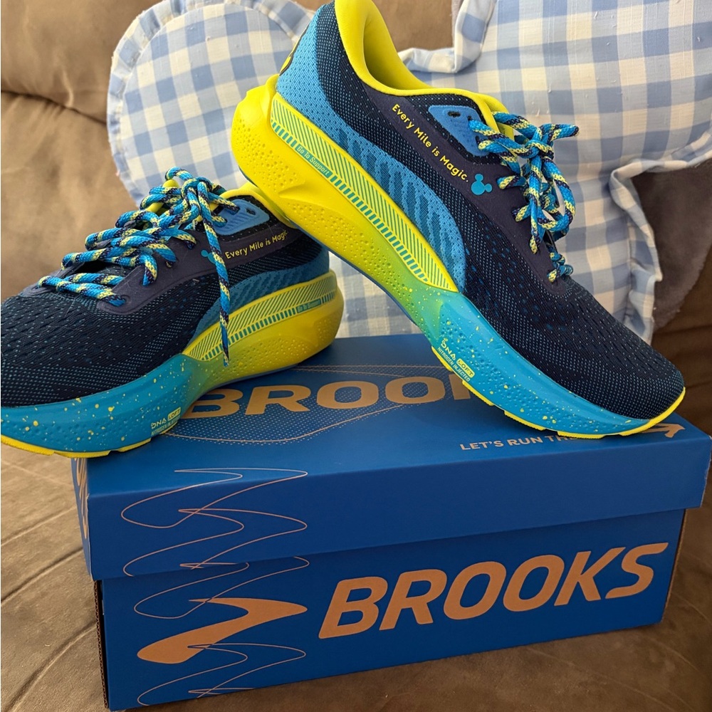 Brooks Women’s RunDisney Sneakers - Navy and Neon Yellow